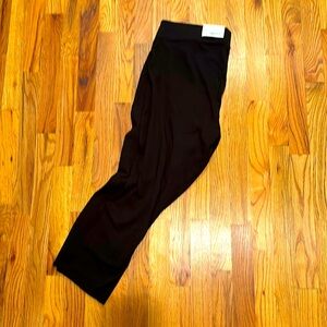 Hue Cropped Black Leggings!